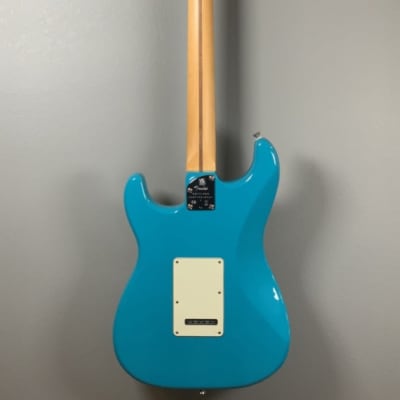 Fender AMERICAN PROFESSIONAL II STRATOCASTER®- Miami Blue image 5