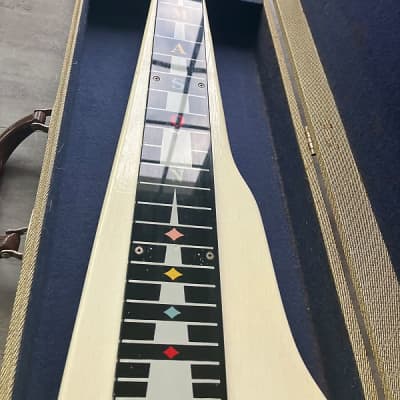 Mason lap steel 1953 white with Gibson Moderne headstock style shape 1953 - White image 6