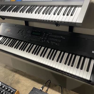 Ensoniq KT-76 64-Voice Digital Synthesizer 1992 - Black