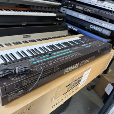 Yamaha DX7 Programmable Algorithm Synthesizer /Keyboard clean //ARMENS//