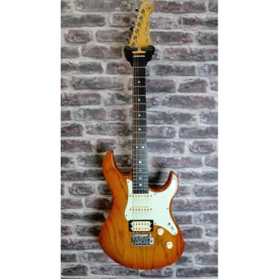 YAMAHA Pacifica 904 PAC904