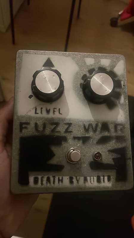 Death By Audio Fuzz war