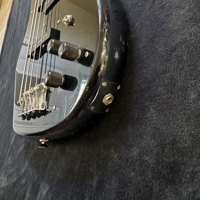 1986 Stinger SBL-10 Electric Bass Guitar image 3