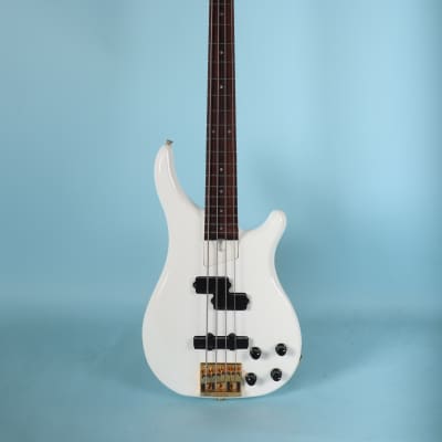 Fernandes FRB Revolver 4 String Electric Bass White Short Scale image 2