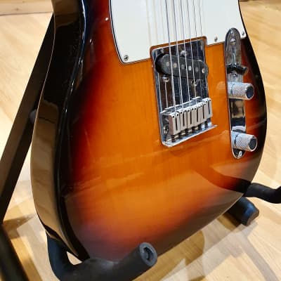 1995 Fender USA American Standard Telecaster Sunburst w/ Maple Fretboard image 4