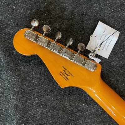 Squier Classic Vibe '60s Stratocaster LRL 3-Tone Sunburst S#ISSE21000882 image 5
