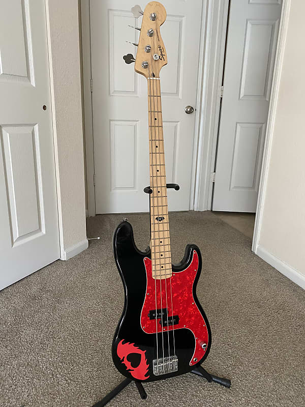 Squier Pete Wentz Signature Black with Red Pickguard & Bat