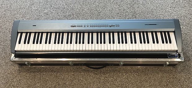 SHIPPING UPON REQUEST Korg SP 200 Stage Piano with Flight Case