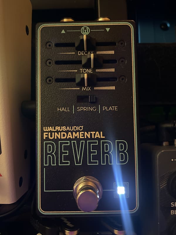 Walrus Audio Fundamental Reverb