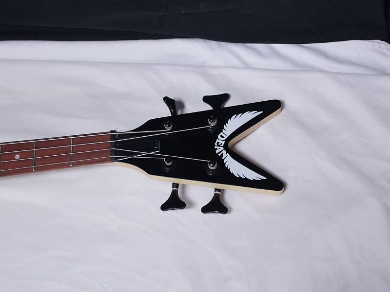 Dean ZM Z Metalman electric 4-string bass guitar Classic Black B