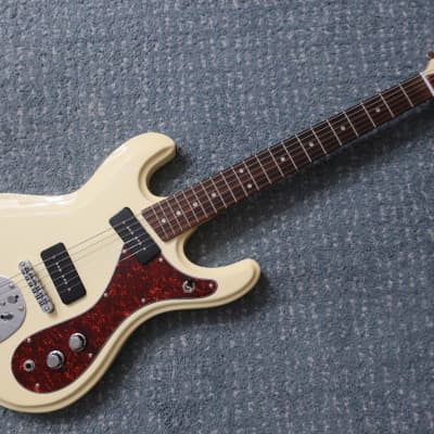 Vintage White 2010s Aria DM-01 Awesome With Case Very Clean
