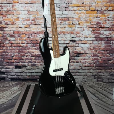 Fender Player Series Jazz Bass w/Pau Ferro Neck in Black w/FREE Shipping image 4