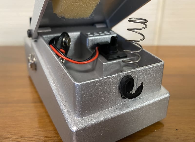 Boss FB-2 Feedback/Booster | Reverb