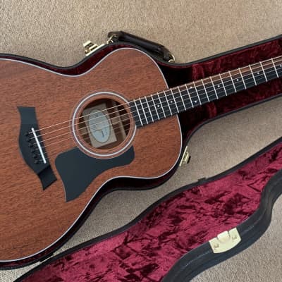Taylor  322e with Taylor case Mahogany 2015 for sale