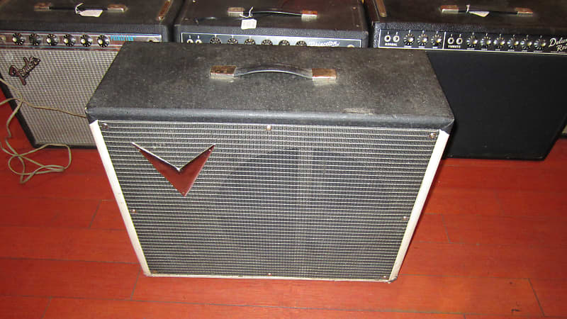 ~1965 Airline 62-9020A Thunderbolt Amp Black and White image 1