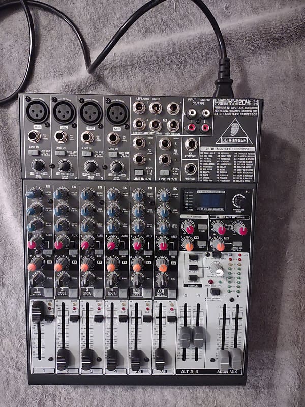 Behringer Xenyx 1204FX Mixing Console - Mixer | Reverb Canada