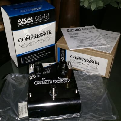 Akai Professional Compressor  Chrome image 2