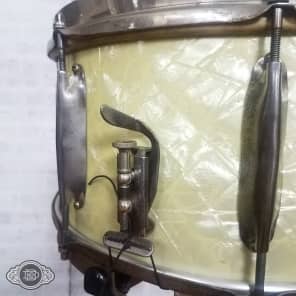 vintage 1940s WFL 7x14 Zephyr lug 3 ply snare drum in White Marine Pearl image 6