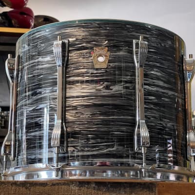 90's Ludwig Classic Maple Oyster Black Pearl 14/18/24 Mach Lug Drum Set image 20