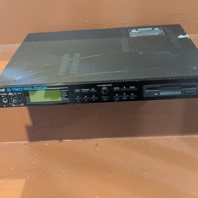 Roland S-760 Digital Sampler 1989 - 1993 - Black