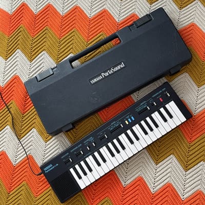 Yamaha Synth Keyboard - 1980’s Made in Japan 🇯🇵! - Mint Condition with Original Case! - Onboard Drums! - Beach House Vibes! - image 9