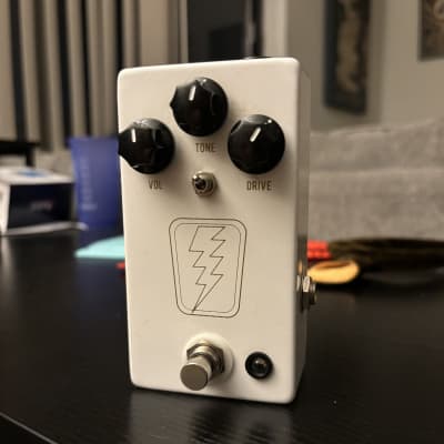 JHS Pedals Super Bolt」スプロアンプ系エフェクターをレビュー | 魔法の箱研究所 – エフェクターレビューサイト