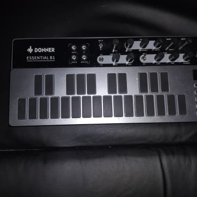 DONNER Essential B1 TB-303クローン シンセサイザー
