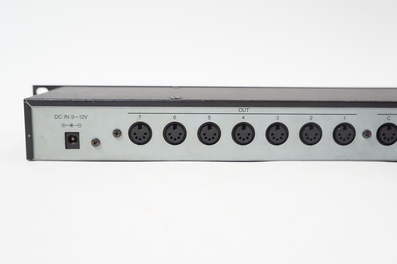 KAWAI MAV-8 MIDI PATCHBAY 4 in / 8 out MIDI Patcher Mixer w/ 100-240V PSU