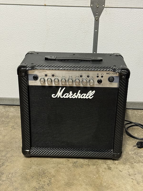 Marshall MG Carbon Fiber MG15CFR 2-Channel 15-Watt 1x8