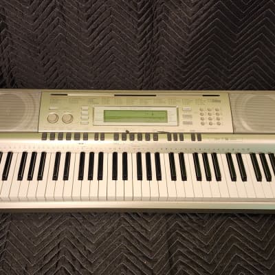 Casio WK-200 76-Key Workstation Keyboard