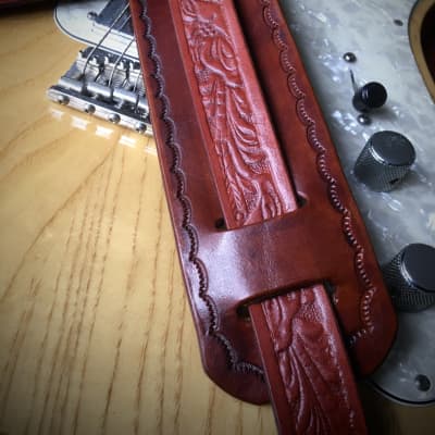 Vintage Style Leather Guitar Strap Western Style   - Tobacco Brown image 2