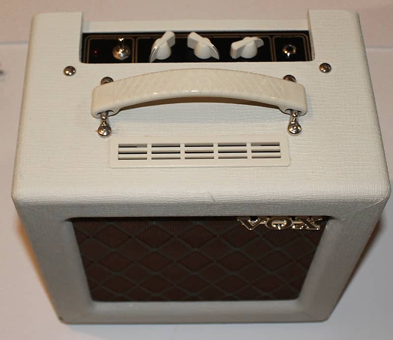 Vox AC4TV8