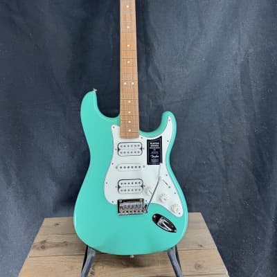 Fender Player Stratocaster HSH with Pau Ferro Fretboard 2023 - Present - Seafoam Green