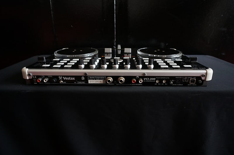 Vestax VCI-300 USB Rane Serato Itch DJ Mixer Scratch Controller