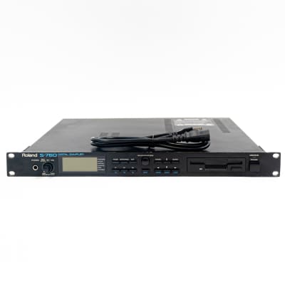 Roland S-760 Digital Sampler – Classic 90s Rack Powerhouse