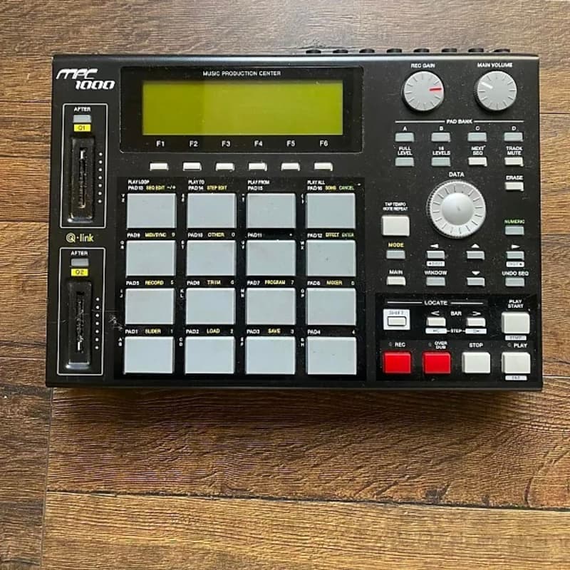 Akai MPC 1000 - upgraded pads