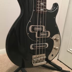 【4strings】YAMAHA BB2024X BLACK Yamaha BB424X 4-String Electric Bass Guitar, Black at Gear4music