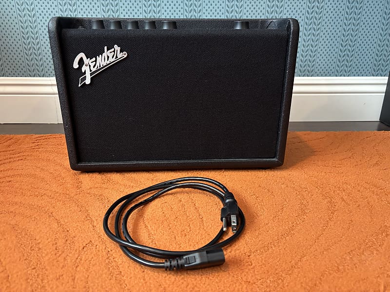 Fender Mustang GT 40 40-Watt 2x6.5" Modeling Guitar Combo 2017 - 2018 - Black image 1