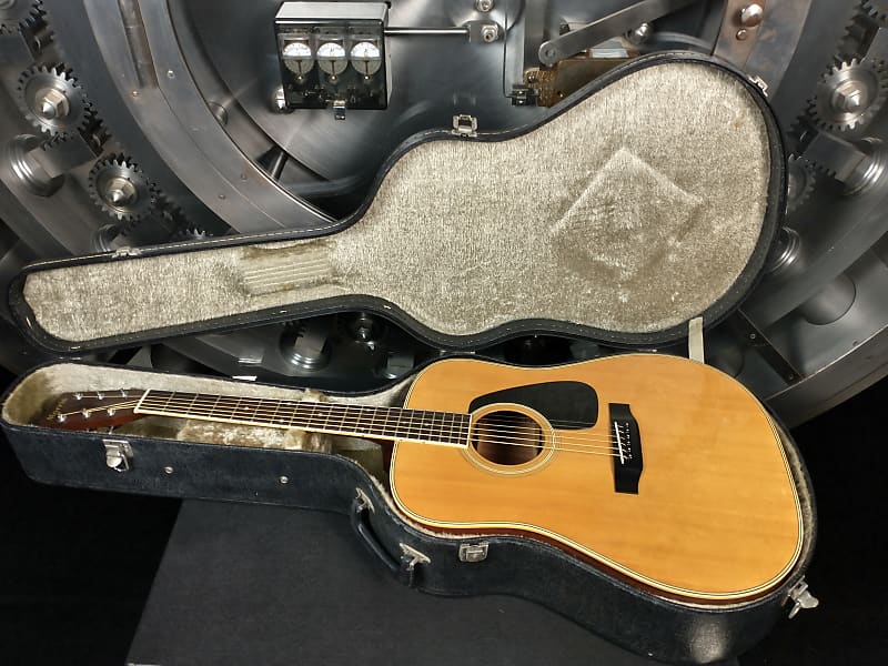 Morris MD-505 MIJ Vintage Acoustic Guitar w/ Hard Shell Case