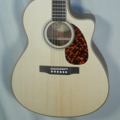 Larrivee LV-03 Bilwara w/ Moon Spruce & Stage Pro Element Venetian Cutaway Acoustic Electric Satin Natural Finish with case New image 2