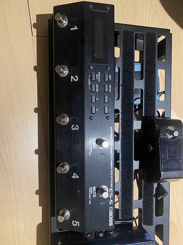 Boss ES-5 Effects Switching System