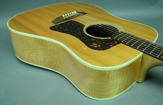 海外限定スパイク販売 D30 Guild BLD Finish Flame Natural Guitar Acoustic Vintage 弦楽器、ギター