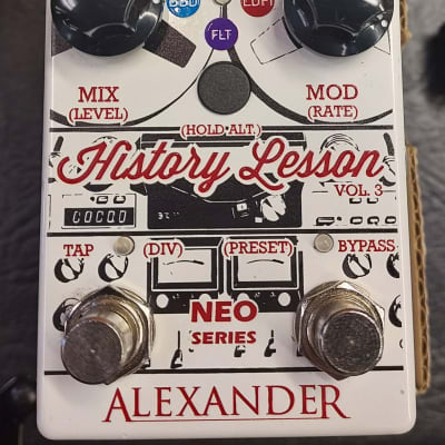 Alexander Pedals NEO Series History Lesson V3 Delay | Reverb