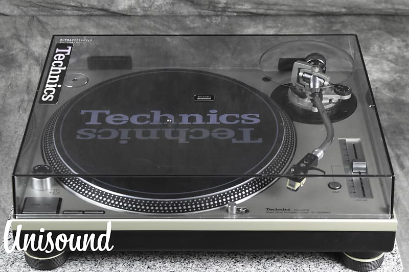 Technics SL-1200MK5 Silver direct drive DJ turntable in Very Good condition