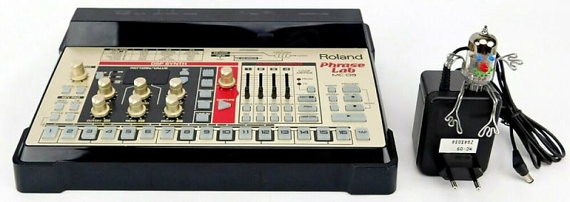 Roland MC-09 Phrase Lab DSP Synth Looper TB-303 Sounds + Top Zustand +  Garantie