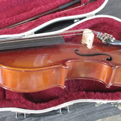 13" viola with case and bow for 9 - 12 year old.  Made in Romania image 4