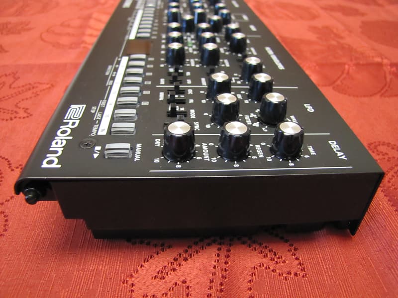 Roland SE-02 Boutique Series Analog Synthesizer Module | Reverb