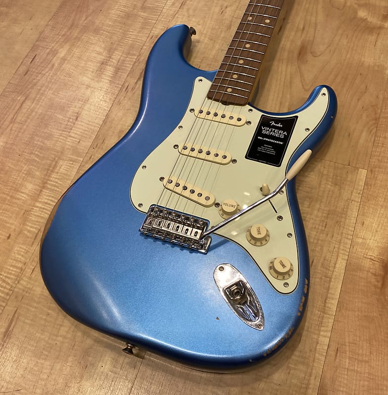 Fender Vintera Road Worn '60s Stratocaster 2021 Lake Placid Blue