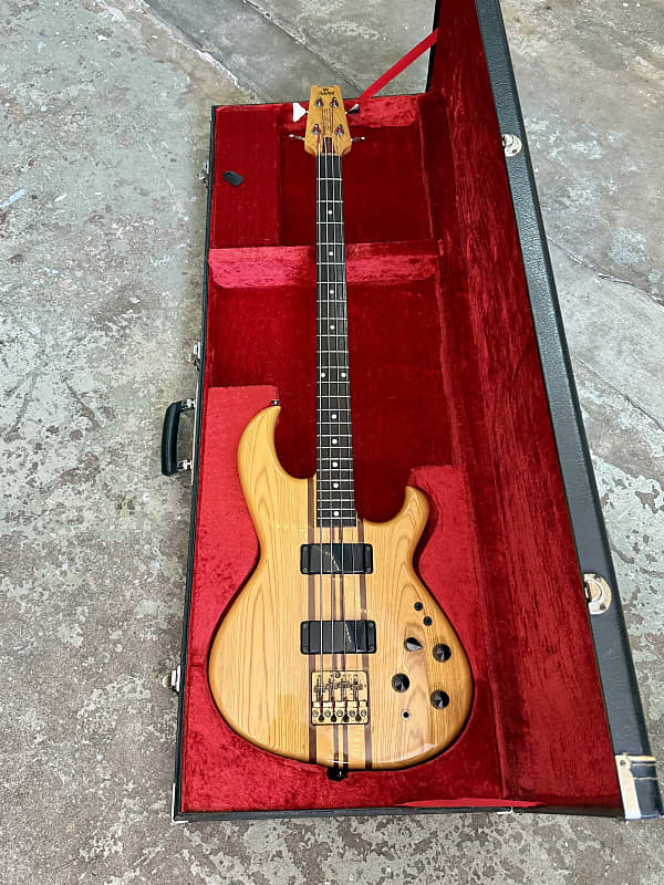 The Aria Pro II SB-900 super bass 1980 - Natural original vintage