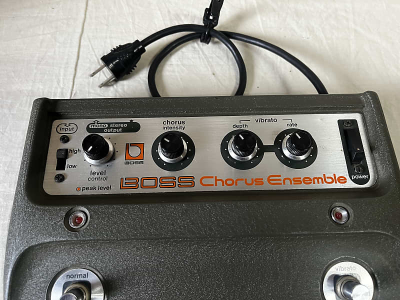 Boss CE-1 Chorus Ensemble BBD MN3002